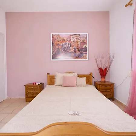 Flower's Alonnisos - Artemis Summer Escape